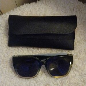 NWOT- Black sunglasses 😎